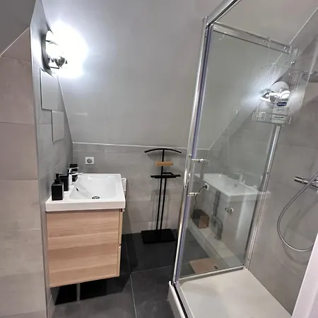 Les Toits De Gutenberg Homestay Strasbourg